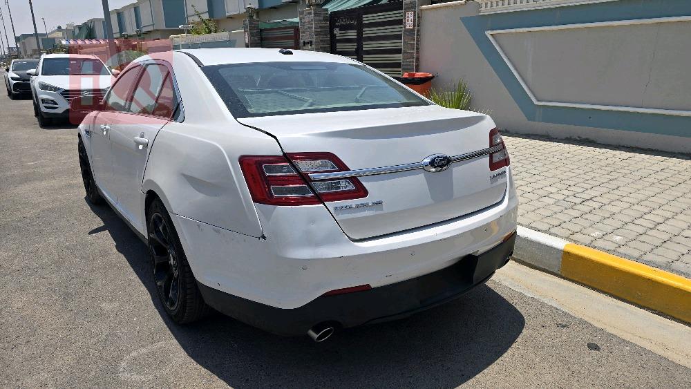 Ford Taurus